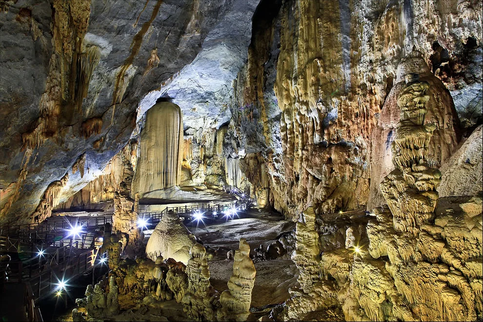 Paradise Cave - a must-visit destination after arriving on the bus Hoi An to Phong Nha