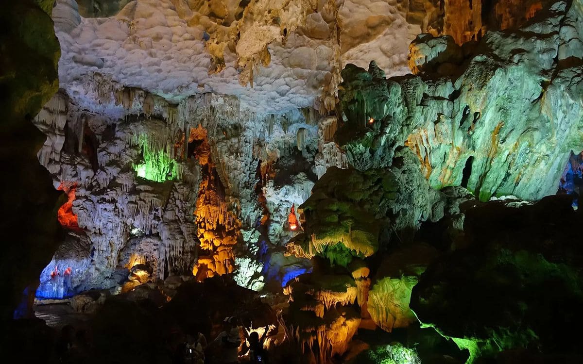 Thien Cung Cave - A must-visit attraction on your Cat Ba to Ha Long Bay journey